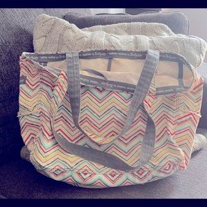 2/$25 Thirty One Retro Metro Tote